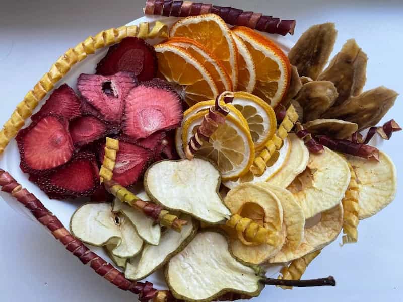 تصویر 3 از میوه خشک خانگی ترکیبی خوش رنگ از میوه های ایرانی